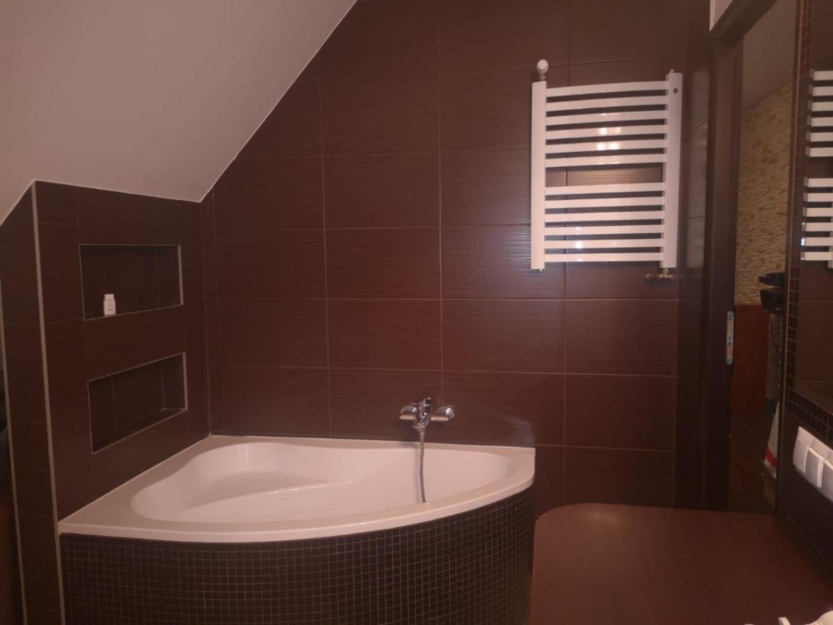 ראסיבורז' Apartamenty Lena 16 Twoje Poddasze מראה חיצוני תמונה
